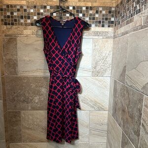Chic Women's Sleeveless Dress in Navy and Red